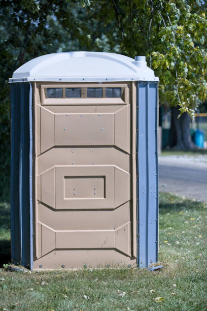 Best Emergency porta potty rental  in Holton, KS