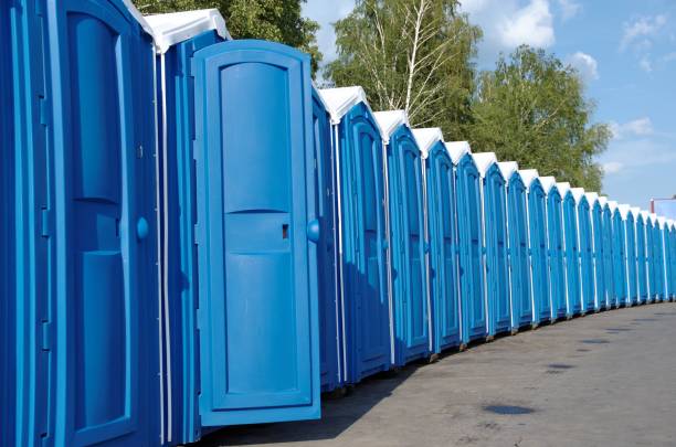 Best Porta potty rental near me  in Holton, KS